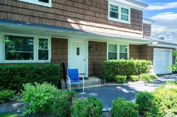 31 Crooked Hill RD, Huntington, NY 11743