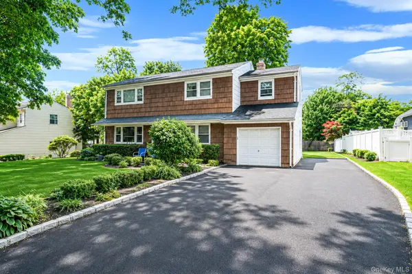 31 Crooked Hill RD, Huntington, NY 11743