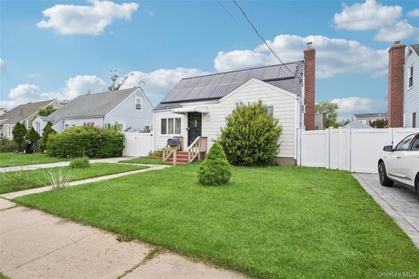 1043 Thomas AVE, Baldwin, NY 11510