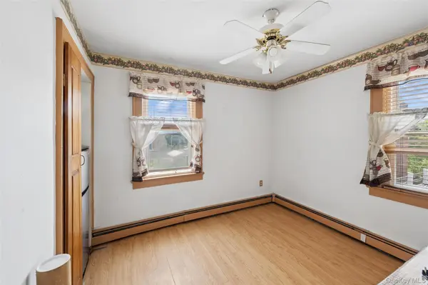 12 Clarkson ST, Malverne, NY 11565