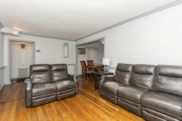 6 Jasper ST, Valley Stream, NY 11580