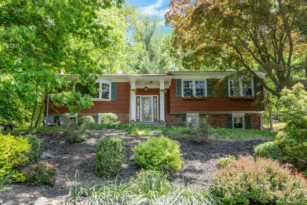 8 Woodland RD, Bedford, NY 10506