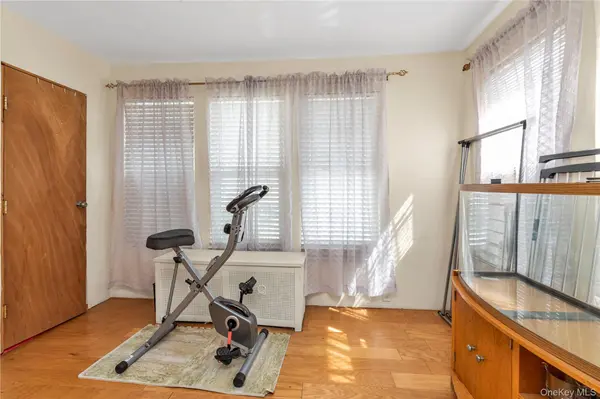 21208 Murdock AVE, Queens Village, NY 11429