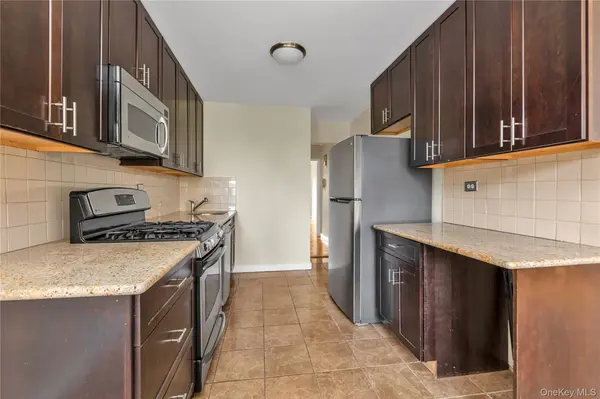 70-25 Yellowstone BLVD #2 N, Forest Hills, NY 11375