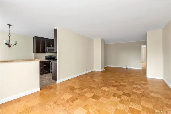 70-25 Yellowstone BLVD #2 N, Forest Hills, NY 11375
