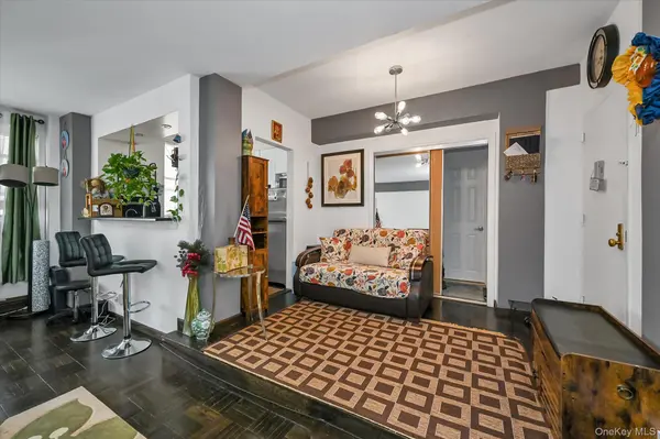 98-25 64th RD #5E, Rego Park, NY 11374