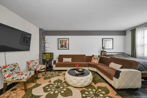 98-25 64th RD #5E, Rego Park, NY 11374