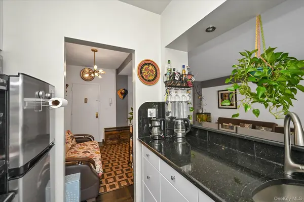 98-25 64th RD #5E, Rego Park, NY 11374