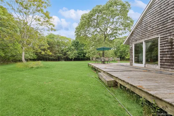 131 Red Creek RD, Hampton Bays, NY 11946
