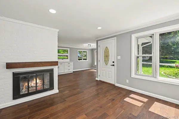 94 E East WAY, Mount Kisco, NY 10549