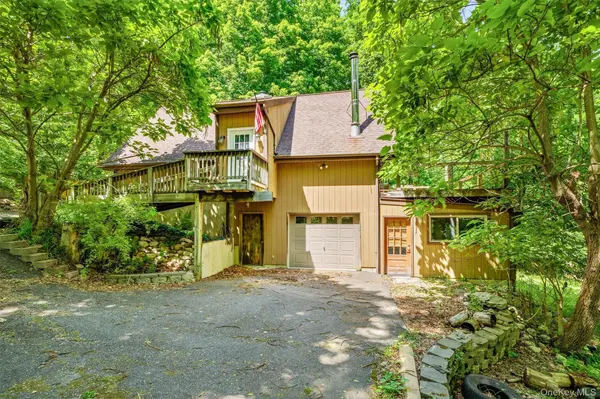 65 Old Turnpike RD, Bloomingburg, NY 12721