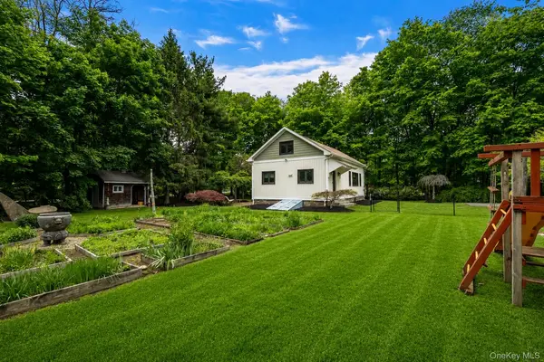 4 Clove Branch RD, Hopewell Junction, NY 12533
