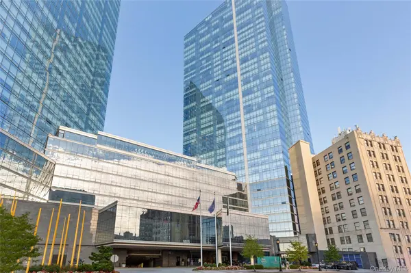 1 Renaissance SQ #33G (V7G), White Plains, NY 10601
