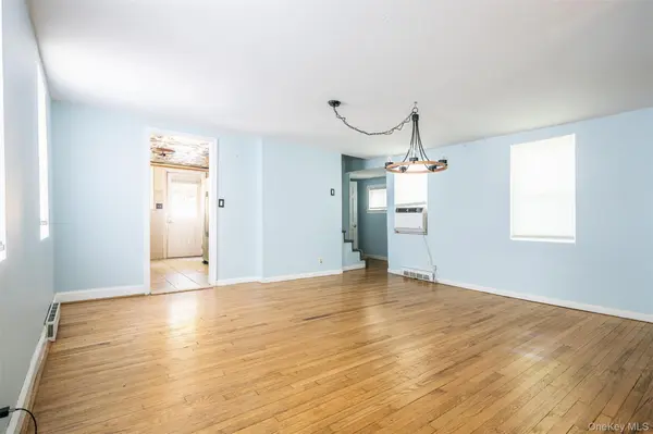 33 Port Washington RD, Sound Beach, NY 11789