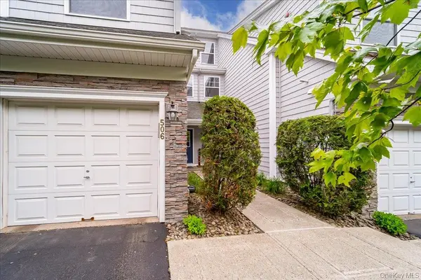 506 Southview DR, Poughkeepsie, NY 12601