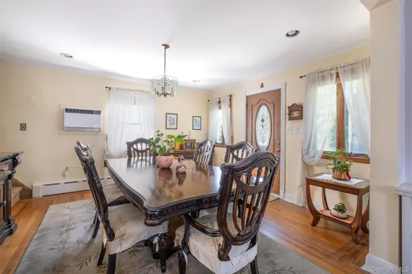 56 Dail ST, New Hyde Park, NY 11040