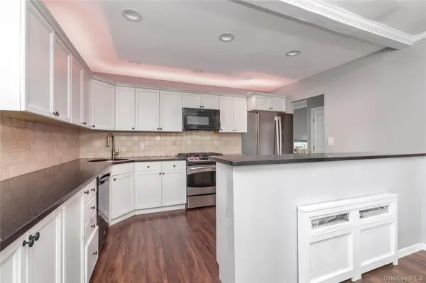 216-16 17th AVE #TH56, Bayside, NY 11360