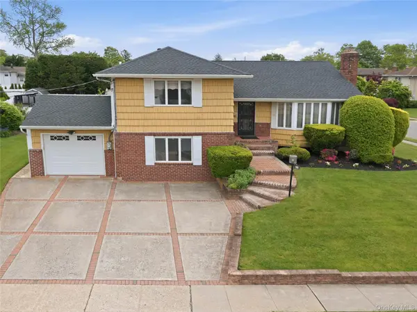 70 Polo RD,  Massapequa,  NY 11758
