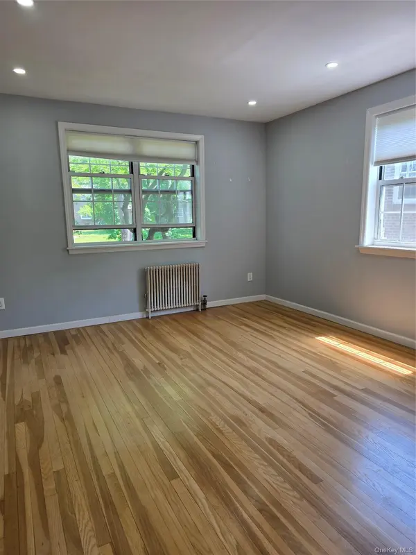 141-04 77 AVE #F, Kew Garden Hills, NY 11367