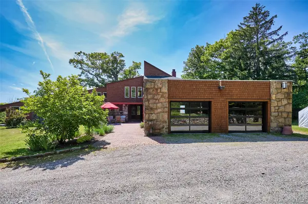 2 Cannon Hill RD, Tuxedo Park, NY 10987