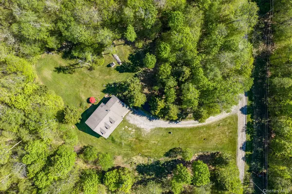 114 Turkey Hollow LN, Livingston Manor, NY 12758