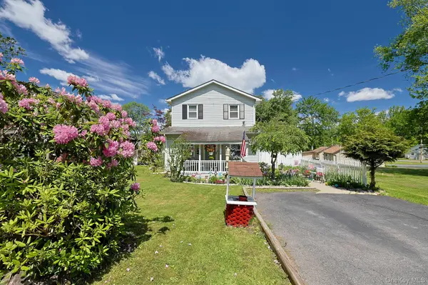 18 Sunset TRL, Pine Bush, NY 12566
