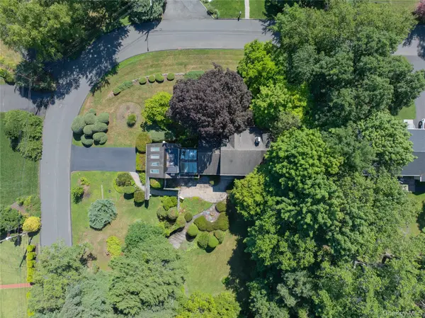 11 Wheeler PL, West Nyack, NY 10994