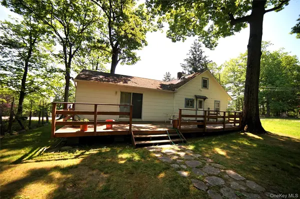 3 Jefferson ST, Highland Mills, NY 10930