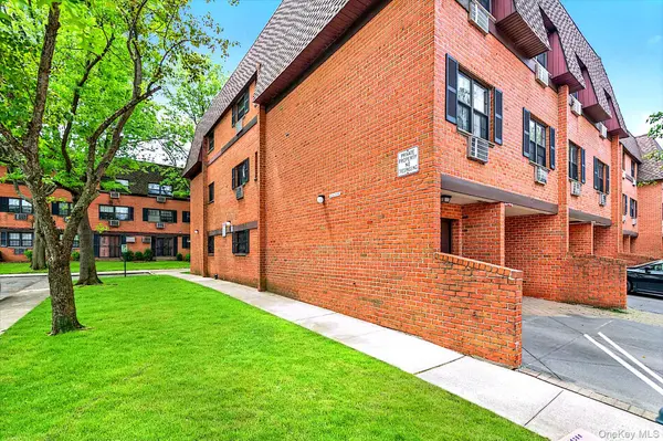 220-50 64th AVE #1Fl, Bayside, NY 11364