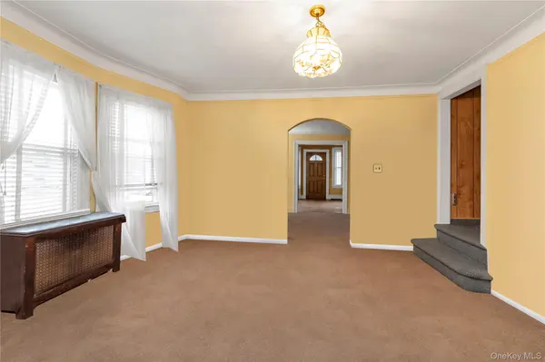 3250 Country Club RD, Bronx, NY 10465
