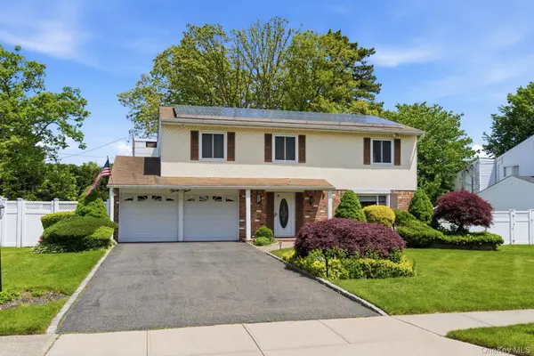 33 Roy DR, Nesconset, NY 11767