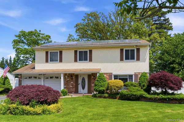 33 Roy DR, Nesconset, NY 11767