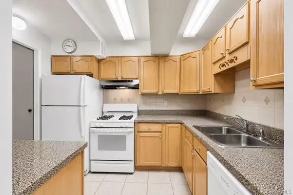 209-33 26th AVE #TJ, Bayside, NY 11360