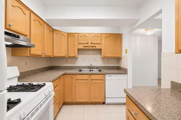 209-33 26th AVE #TJ, Bayside, NY 11360