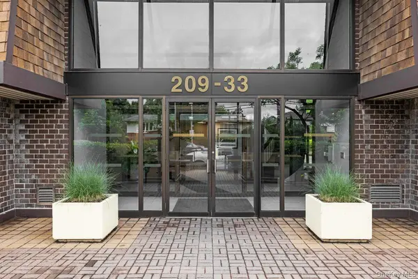 209-33 26th AVE #TJ, Bayside, NY 11360