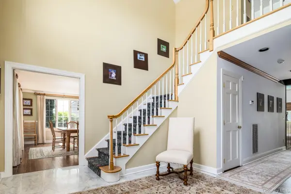 5 Willow Run RD, Greenwich, CT 06831