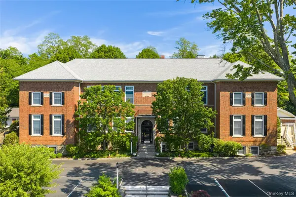 20 Whippoorwill RD #2J, Armonk, NY 10504