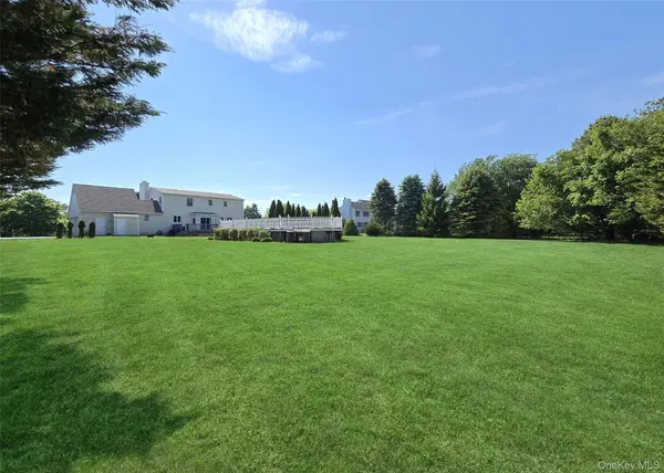 635 Farmveu RD, Mattituck, NY 11952