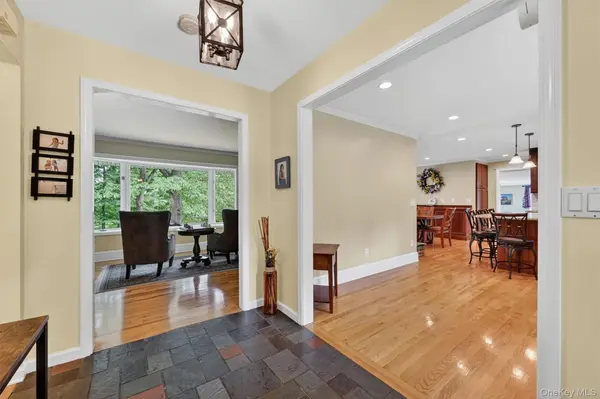 8 Mountain Brook RD, Cornwall, NY 12518