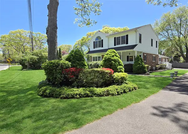 30 Park AVE, Shirley, NY 11967
