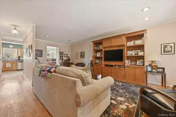 6369 Douglaston Pkwy #56, Douglaston, NY 11362