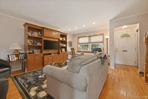 6369 Douglaston Pkwy #56, Douglaston, NY 11362
