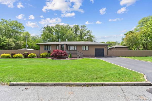 76 Cypress DR, Mastic Beach, NY 11951