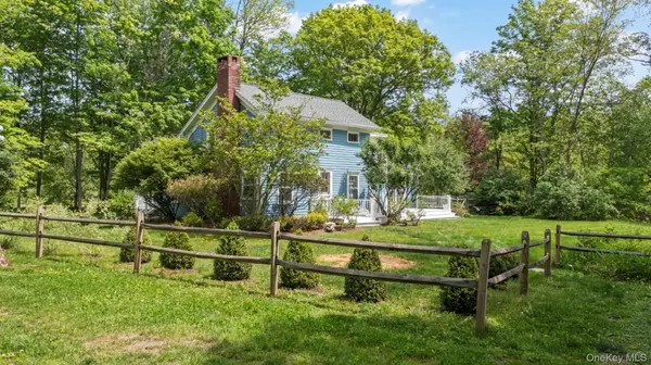 74 Willow Brook RD, Clinton Corners, NY 12514