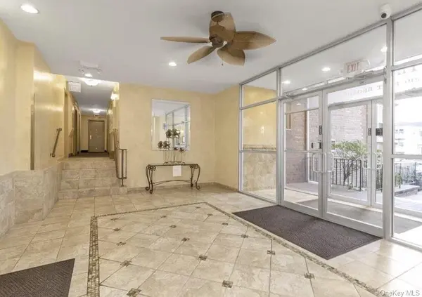 210 E Broadway #6J, Long Beach, NY 11561