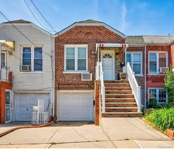 8458 Little Neck Pkwy, Floral Park, NY 11001