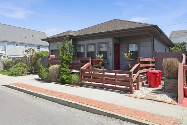 18 Clark ST, Long Beach, NY 11561