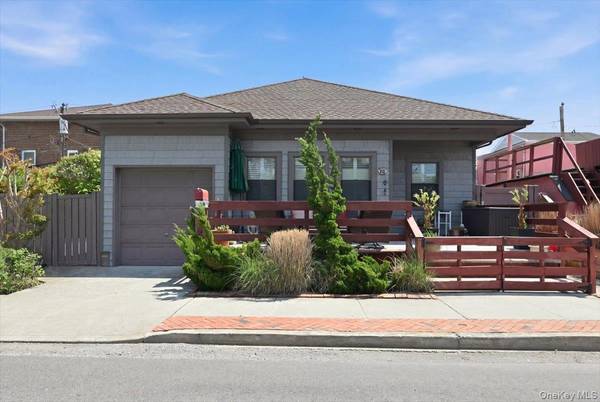 18 Clark ST, Long Beach, NY 11561