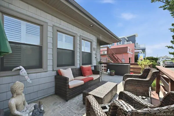 18 Clark ST, Long Beach, NY 11561
