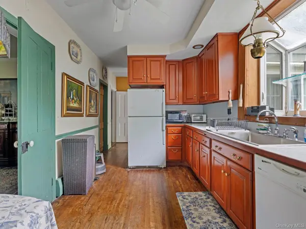 80 S Ohioville RD, New Paltz, NY 12561